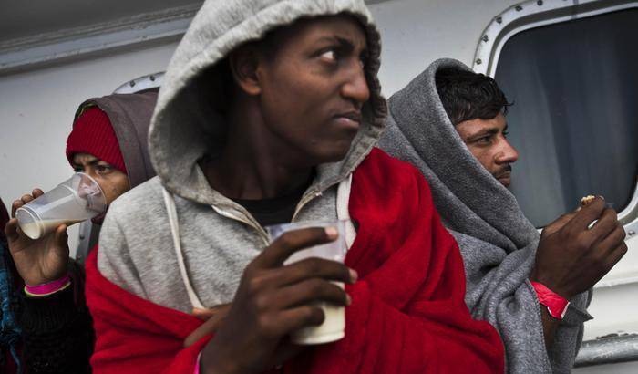 Ok al decreto Minniti: richieste di asilo più rapide e nuovi centri di rimpatrio