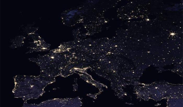 L'Europa vista di notte dallo spazio
