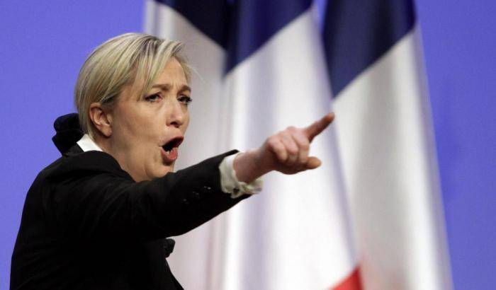 Francia: il 51% dei poliziotti francesi intenzionato a votare per Marine Le Pen