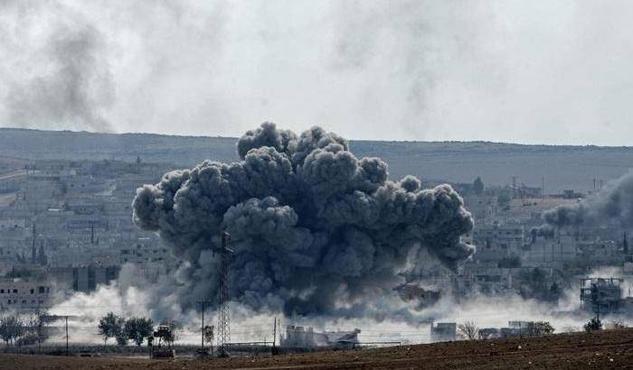 Siria, raid israeliano contro un campo delle forze filo-Assad