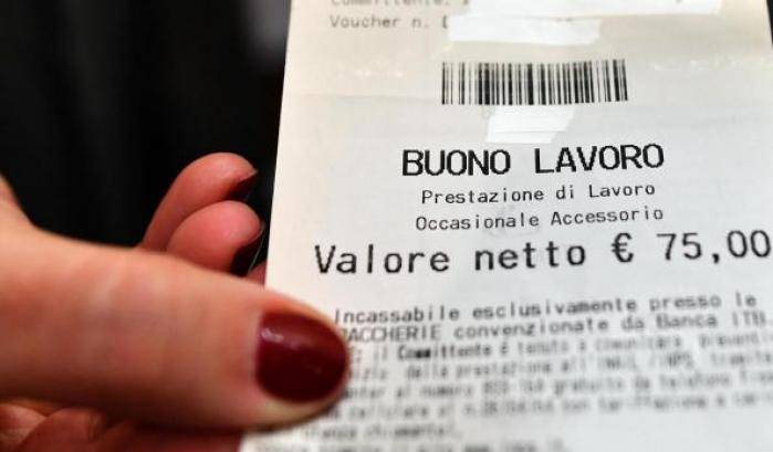 Corsa ai voucher, boom d’acquisto prima dello stop: 10 milioni e mezzo a marzo