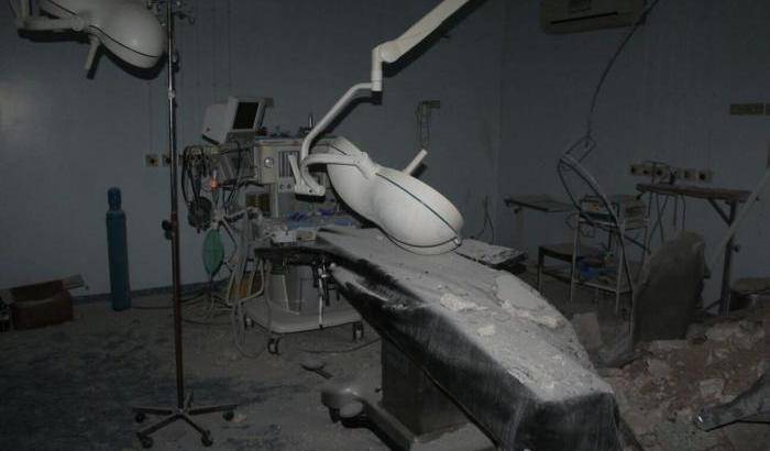 Raid senza umanità: bombe sull'ospedale ostetrico di Idlib