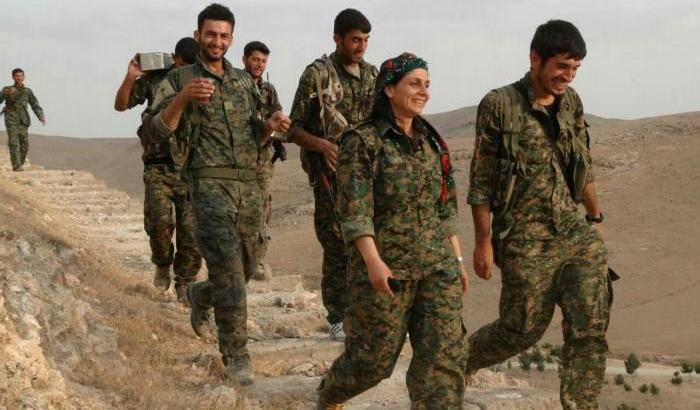 I curdo-siriani avanzano ancora: conquistati nuovi quartieri a Tabqa