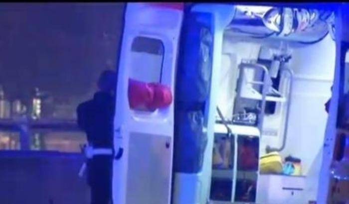 Una volante investe e uccide uno scooterista: il poliziotto indagato per omicidio stradale