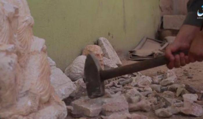 La distruzione dei reperti archeologici fatta dallo Stato Islamico