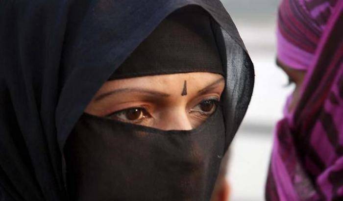 In Austria la nuove legge vieta il burqa e il niqab in pubblico