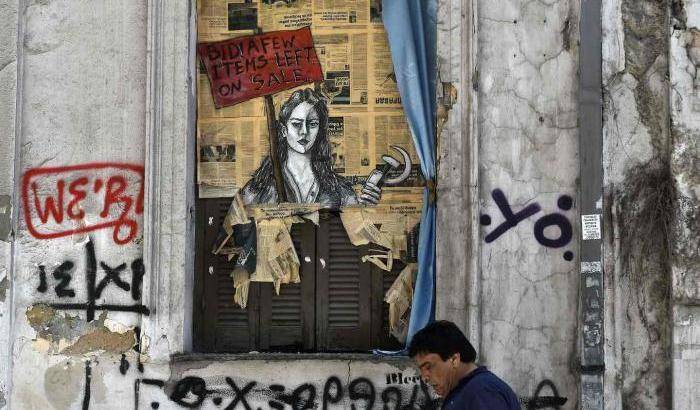 Debito, scontri e murales: la Grecia che non vuole essere svenduta