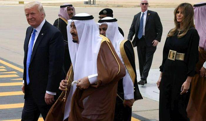 Trump e la moglie Melania all'arrivo a Riad