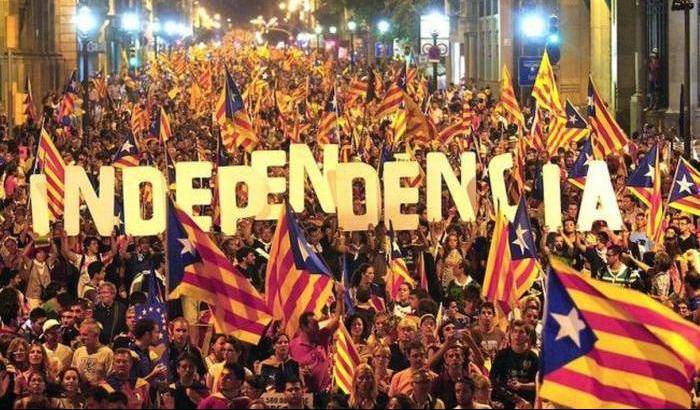 La Catalogna minaccia l'indipendenza senza referendum: niet di Rajoy
