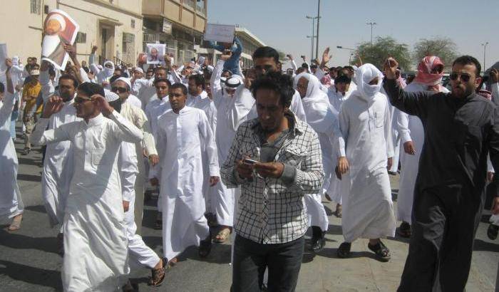 Sciiti sauditi protestano contro le precedenti condanne di saudici della minoranza sciita
