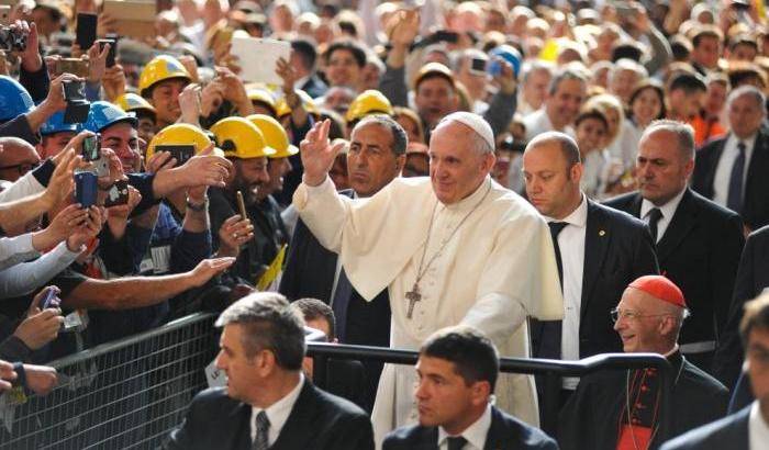 Il Papa ai lavoratori dell'Ilva: non reddito per tutti, ma lavoro per tutti