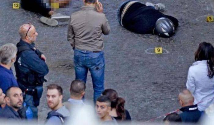 Agguato in centro a Napoli: zio e nipote uccisi