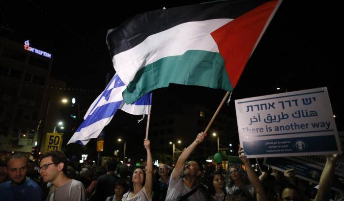 Stop occupazione della Palestina: l'Israele pacifista in piazza