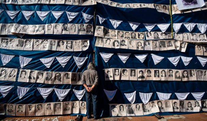L'Argentina non dimentica i suoi desaparecidos. Noi pure
