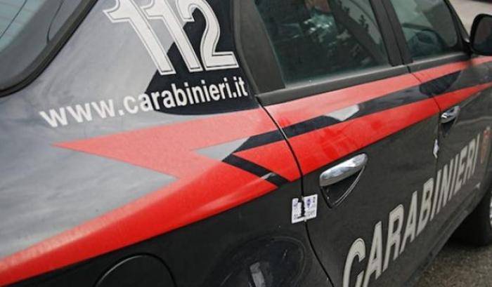 Cagliari, donna uccisa a coltellate dal vicino di casa dopo una lite