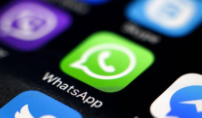 WhatsApp, novità in arrivo: ci saranno le chat in evidenza