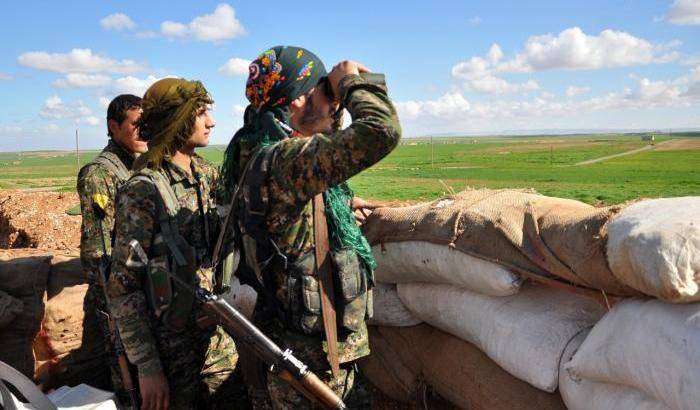 I curdo-siriani conquistano un villaggio vicino Raqqa: uccisi 76 jihadisti dell'Isis