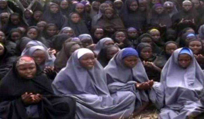 I jihadisti du Boko Haram liberano 82 delle studentesse rapite nel 2014