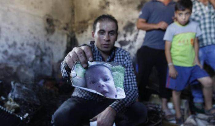Bruciati vivi da estremisti ebrei: la famiglia Dawabsheh fa causa a Israele