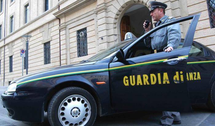 Ha intascato 500 mila euro: arrestato per peculato il sindaco Pd di Pescia