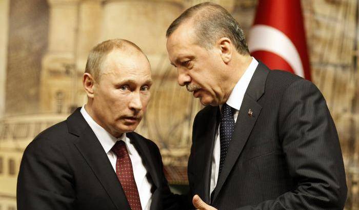 Erdogan il guerrafondaio: Putin gli vende i missili S-400