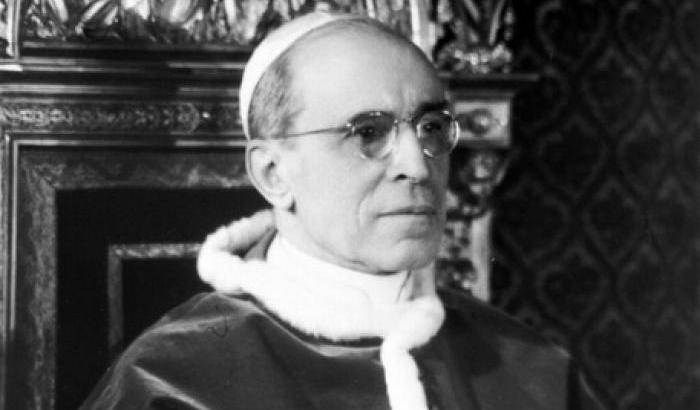 Papa Francesco difende Pio XII: rischiando salvò tanti ebrei