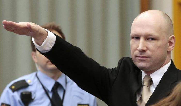Lo stragista fascista Breivik ha cambiato nome: si chiamerà Fjotolf Hansen