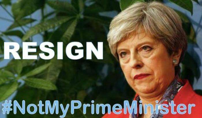 Protesta contro la May