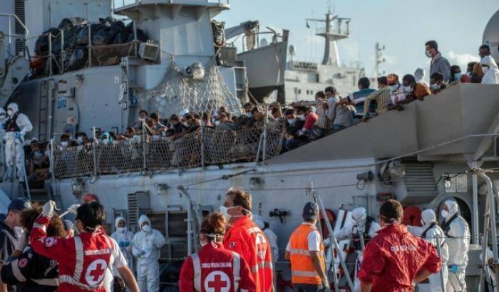 A Palermo 724 migranti salvati in mare: tra loro molti minori non accompagnati