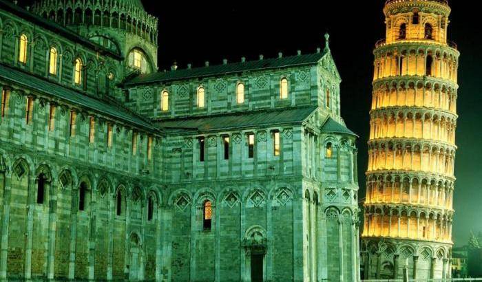 Questa estate la Torre di Pisa si ammira anche di notte