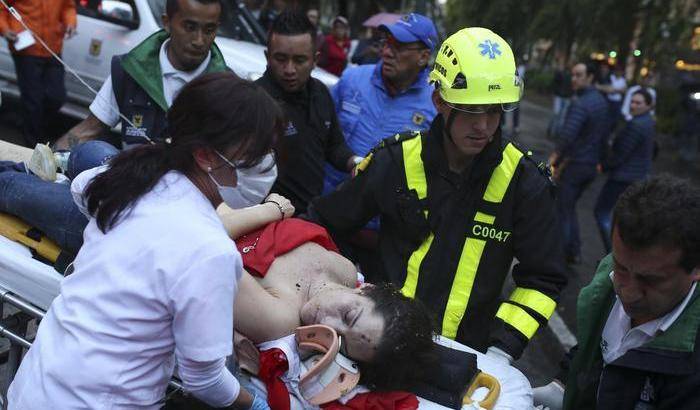 Bogotà, esplosione in un centro commerciale: tre morti