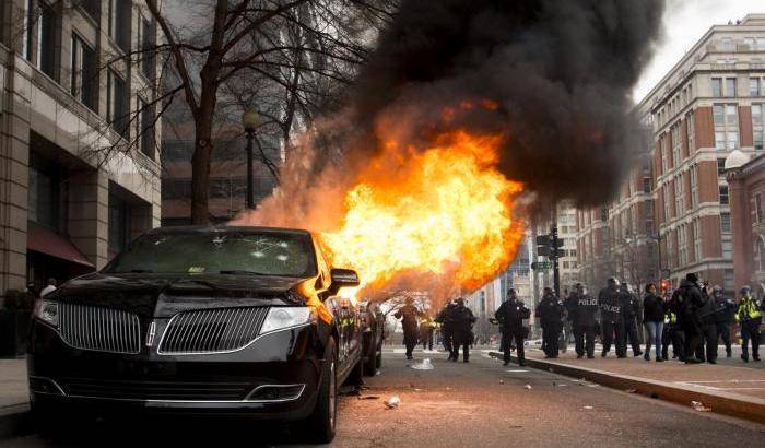 00049B3E-aaron-cantu-e-alexei-wood-rischiano-70-anni-per-aver-protestato-con-trump Aaron Cantu e Alexei Wood rischiano 70 anni per aver protestato con Trump