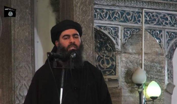 00049BF7-al-baghdadi-nella-moschea-di-al-nouri-a-mosul Al Baghdadi nella moschea di al Nouri a Mosul