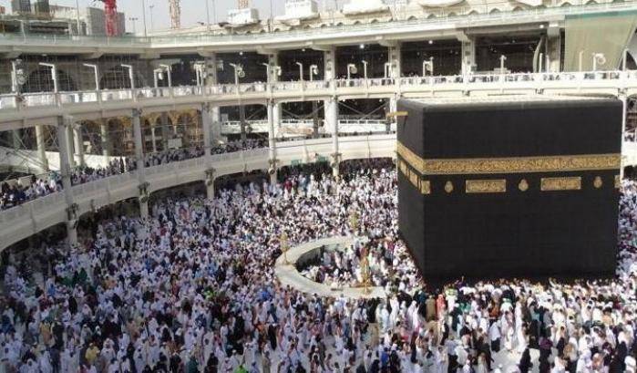 Ucciso un terrorista vicino alla Grande Moschea della Mecca: voleva farsi esplodere