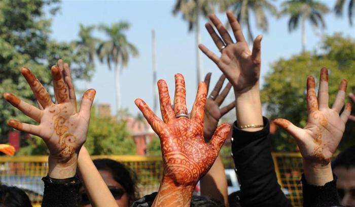 India, volontaria 70enne violentata: è caccia allo stupratore
