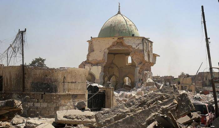 Dopo la conquista della Moschea di al-Nuri,  la battaglia continua nella città vecchia