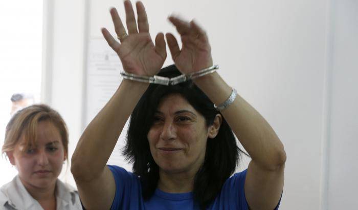 Israele arresta per terrorismo Khalida Jarrar, militante per i diritti dei palestinesi