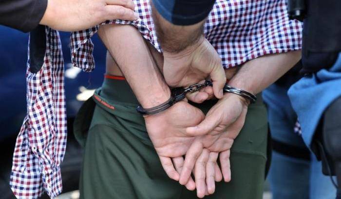 L'arresto di un migrante in California