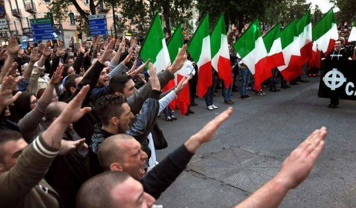 Spiaggia di Chioggia dedicata a Mussolini: arriva la legge che vieta l'apologia di fascismo