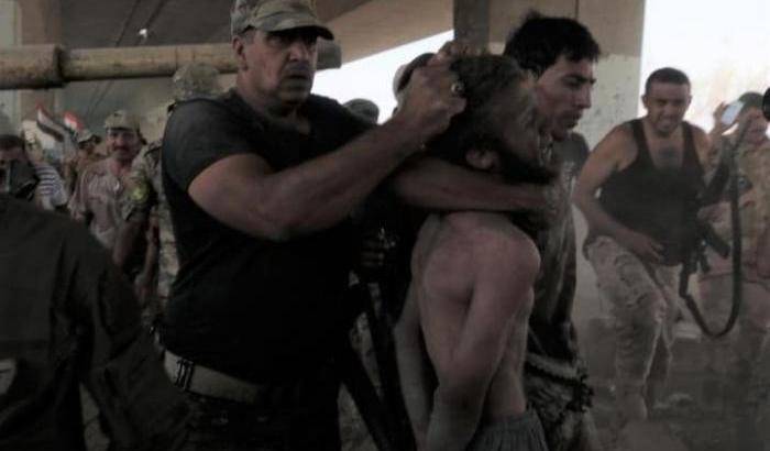 Prigionieri torturati e uccisi: le Ong accusano l'esercito iracheno di brutalità a Mosul