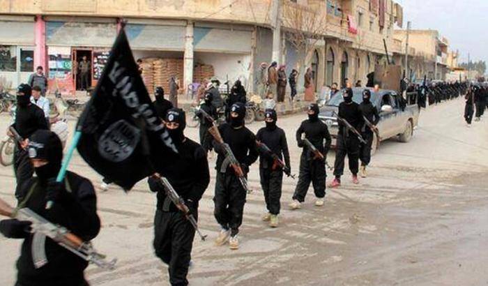 L'Interpol: 173 kamikaze dell'Isis tentano di arrivare in Europa per farsi esplodere