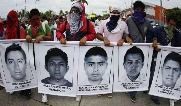 0004A2AE-proteste-per-la-strage-di-ayotzinapa Proteste per la strage di Ayotzinapa