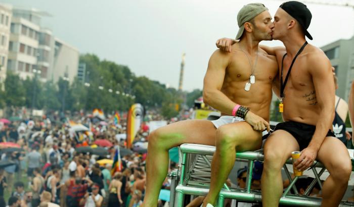 Fuorilegge gli omosessuali in 72 Paesi al mondo: lo dice il rapporto annuale dell'Ilga