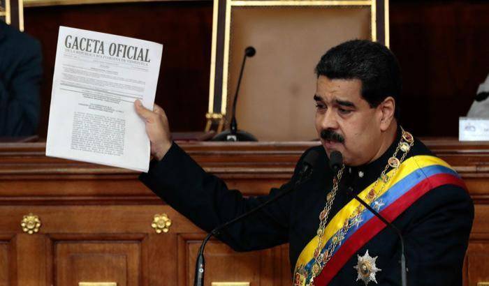 "Voglio incontrare Trump", Maduro non cede e sfida il mondo