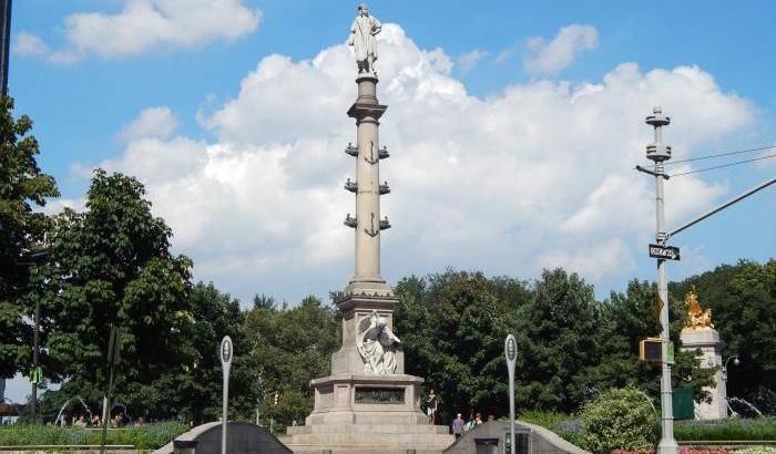 Era uno spietato: campagna per rimuovere la statua di Cristoforo Colombo