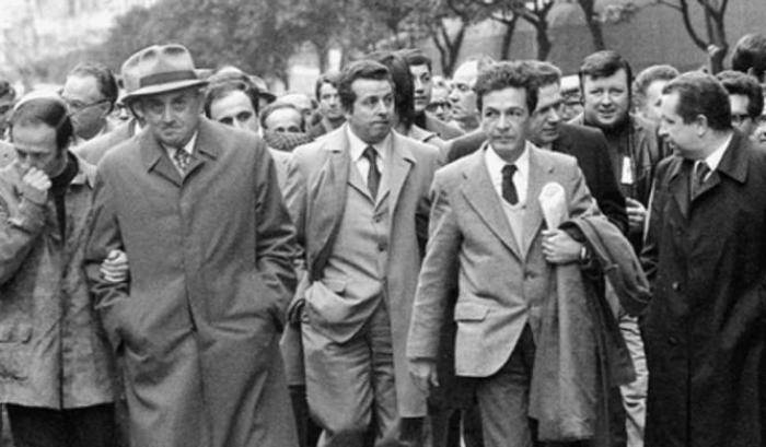 Alberto Menichelli, qui alla sinistra di Enrico Berlinguer