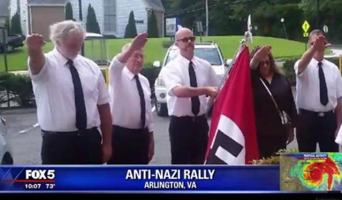 I nazisti americani si radunano ancora: svastiche e saluti romani in Virginia