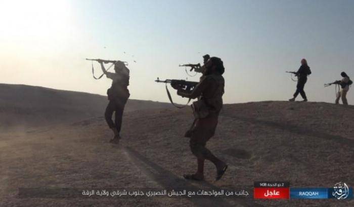 Russi e soldati di Assad attaccano l'Isis nella valle dell'Eufrate: 800 jihadisti uccisi