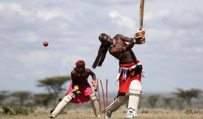 Il Cricket per promuovere i diritti della donne: la battaglia dei guerrieri Maasai