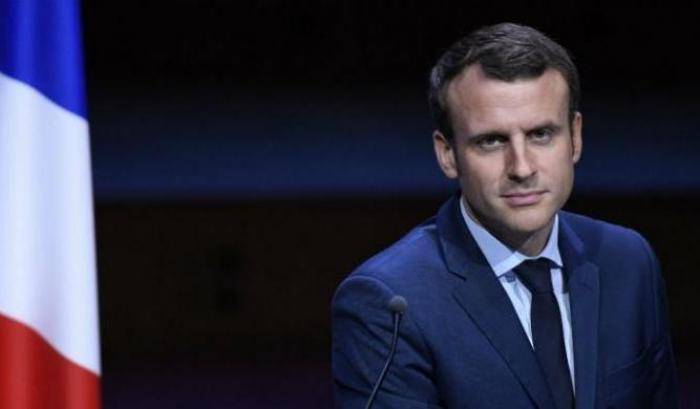 Macron e il suo governo ancora a picco nei sondaggi